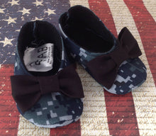 Load image into Gallery viewer, US Navy Camo Girl Shoes with Bows | Newborn size up to 24 Months