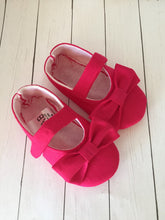 Load image into Gallery viewer, Hot Pink Shoes with Bows