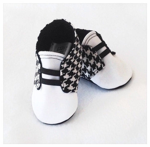 Black and White Houndstooth Baby Shoes with Elastic