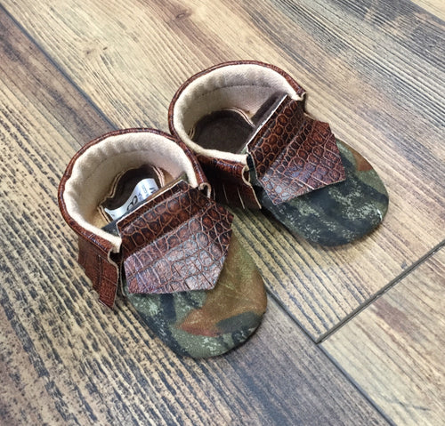 Mossy Oak Camo Baby Moccasins | Newborn size up to 24 M