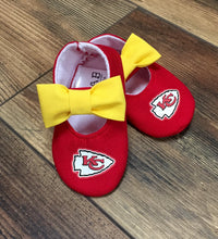 Load image into Gallery viewer, Kansas City Chiefs Baby Girl Shoes with Bows | Newborn size up to 24 Months