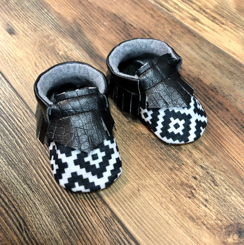 Black & White Print Baby Moccasins