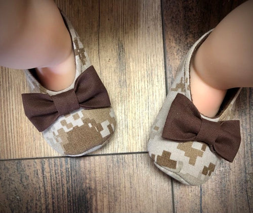 US Marine Corps Desert Camo Baby Girl Shoes with Bows | Newborn size up to 24 Months